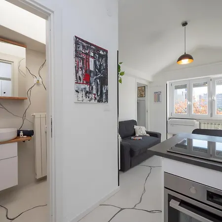 San Siro Sky View Apartman *